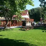 Отель Loucky 3*