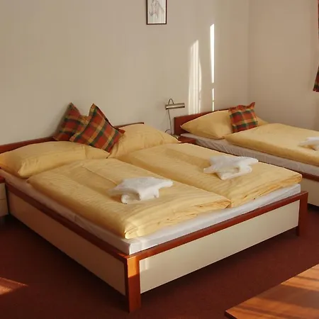 Loucky Hotel