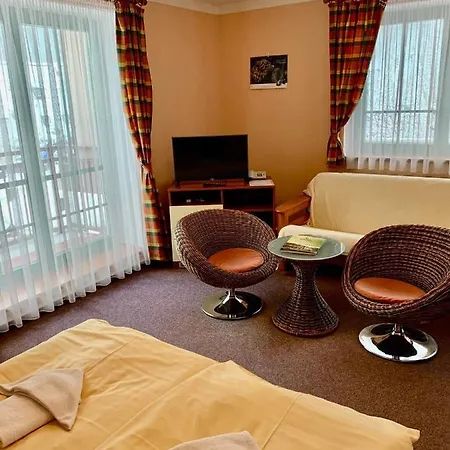 Loucky Hotel