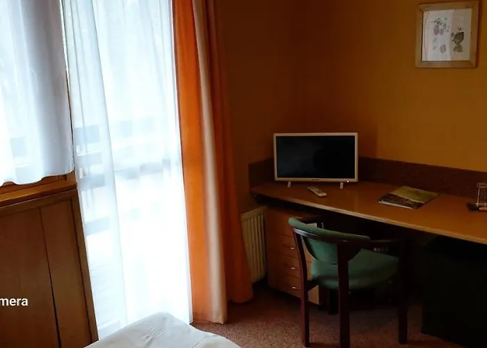 Loucky Hotel